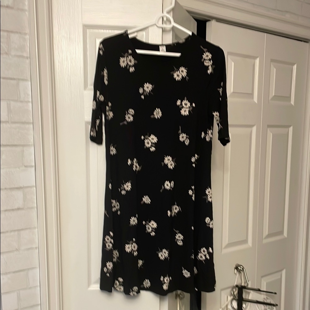 Old Navy Black Sheath Dress 3/4 Sleeve Crew Neck